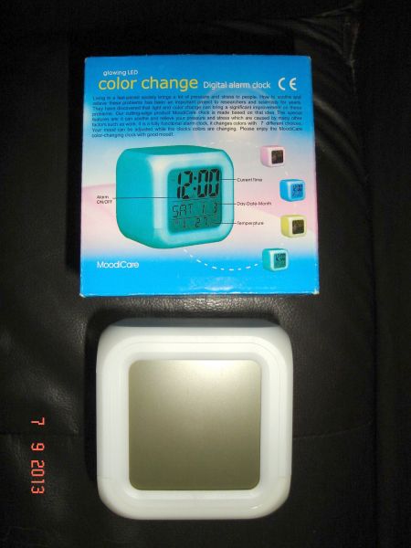 Relógio Cubo Despertador Pisca luz